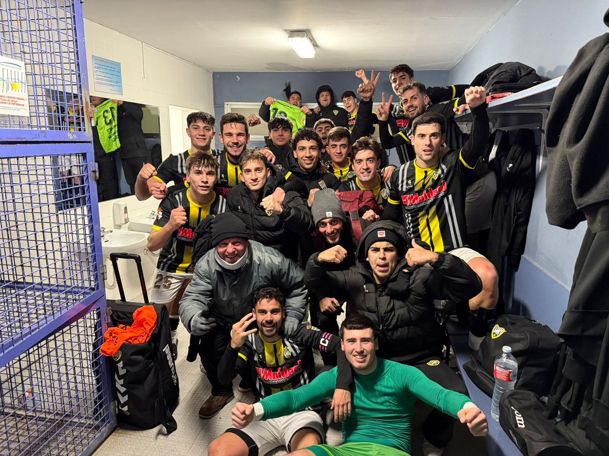 TORPEDO1966's tweet photo. Academia Albiceleste 1
Torpedo 66  4
( Cerri ⚽️⚽️ Abraham ⚽️ ⚽️ )
Victoria trabajada la cosechada hoy en un campo duro y ante un equipo necesitado de puntos. El equipo trabajó a destajo para traerse los 3 puntos.  Paradon de Diego en un penalti. Enorabuena chicos y a seguir así. https://t.co/p2UCGtrUtm