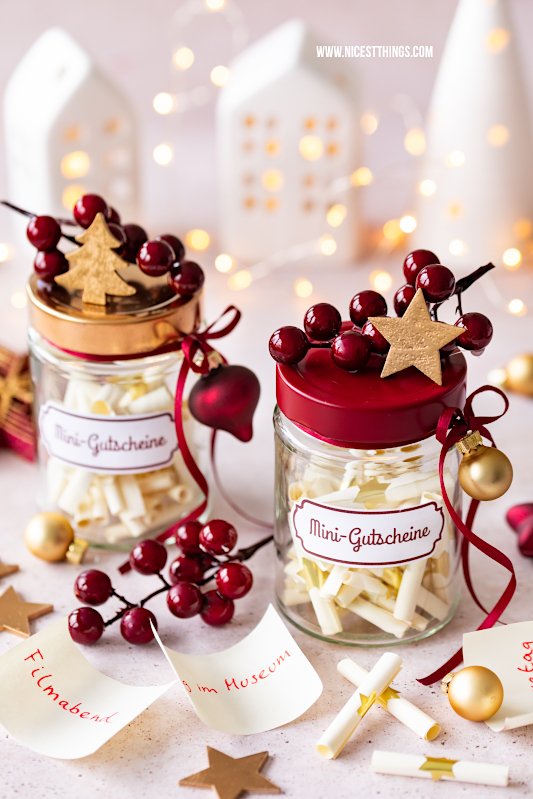 Nicest_Things's tweet photo. Werbung / Das schnelle und günstige Weihnachtsgeschenk, das für jeden passt: Gutscheine im Glas ✨ https://t.co/8uOHoWnb8L 
 Die besten Gläser für DIY-Projekte: von Maintal Konfitüren. Glatt, gerade, schnörkellos 👍🏼 #maintal #maintalkonfitüren #weihnachtsgeschenk #geschenkidee https://t.co/gd3rAVKzHV