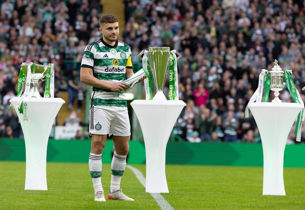Boyle_67's tweet photo. I know a go on about him (stop laughing at the back) 

That's 25 major honours for Jamesy Forrest at Celtic. 

One more, and he becomes Celtic Football Club's most decorated player in history. 

From youth system to most decorated Celt. Hero 💚 https://t.co/ENjAUaMg5C