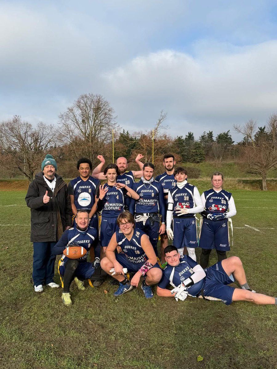 QuarksFootUs91's tweet photo. 4 matchs … 4 victoires ! Voilà comment la Team Flag Senior termine ses 4 semaines de préparation sur le tournoi d’Automne 

- Quarks 13 - 6 Dragons
- ⁠Quarks 21 / 0 Citizens
- ⁠Quarks 18 / 6 Flash
- ⁠Quarks- 9 / 7 Templiers

Merci aux encadrants, Franck VERGAN notamment ! https://t.co/VisfBMr1je