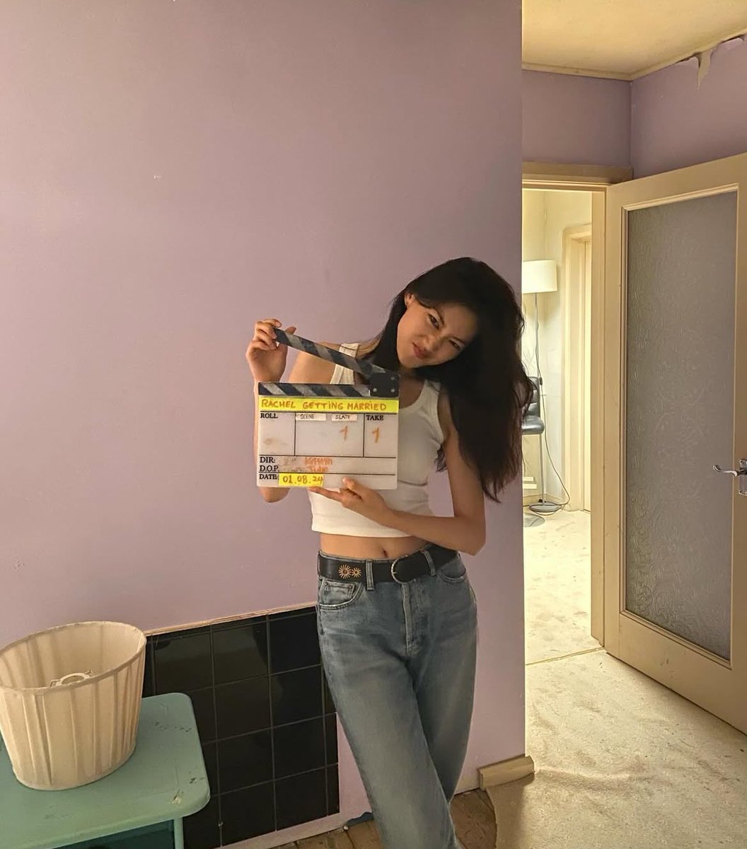 hourly doyeon tweet media