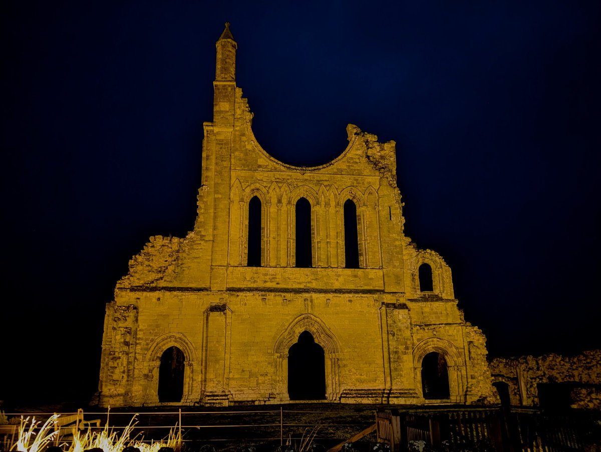 Local #landmarks near #Coxwold <a href="/NorthYorkMoors/">North York Moors NP</a> #YORKSHIRE . <a href="/DuncombePark/">Duncombe Park</a> this morning and #BylandAbbey last night...
