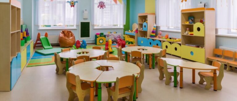 El Gobierno de Canarias amplía a toda la isla de Tenerife la suspensión, este lunes, de la actividad escolar