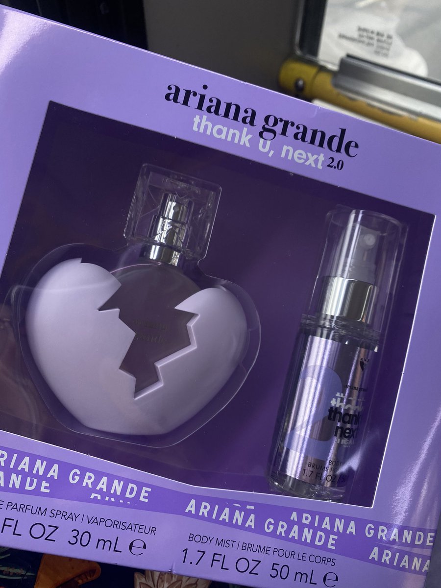 falling4robots's tweet image. my mum owned the pink sample thank u, next and smelt like pickles. i found this one and heard it doesn’t so !!! my fav perfume always be lovenotes pink woods, mod blush, mod vanilla