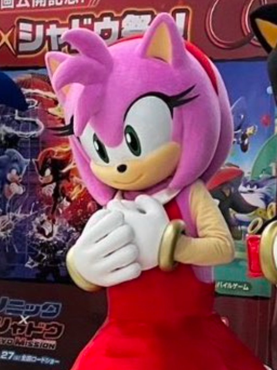 In this mascot pic from SEGA of Japan advertising #SonicMovie3
