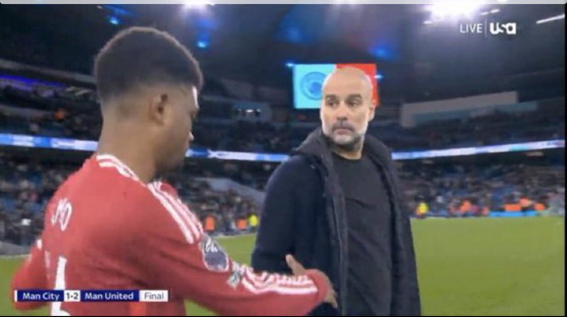 martosky9's tweet photo. Collect hand my boy 😂

#amad #amaddiallo #ManUtd #Guardiola #Amorim #ManchesterDerby https://t.co/iNkS5TWsl7