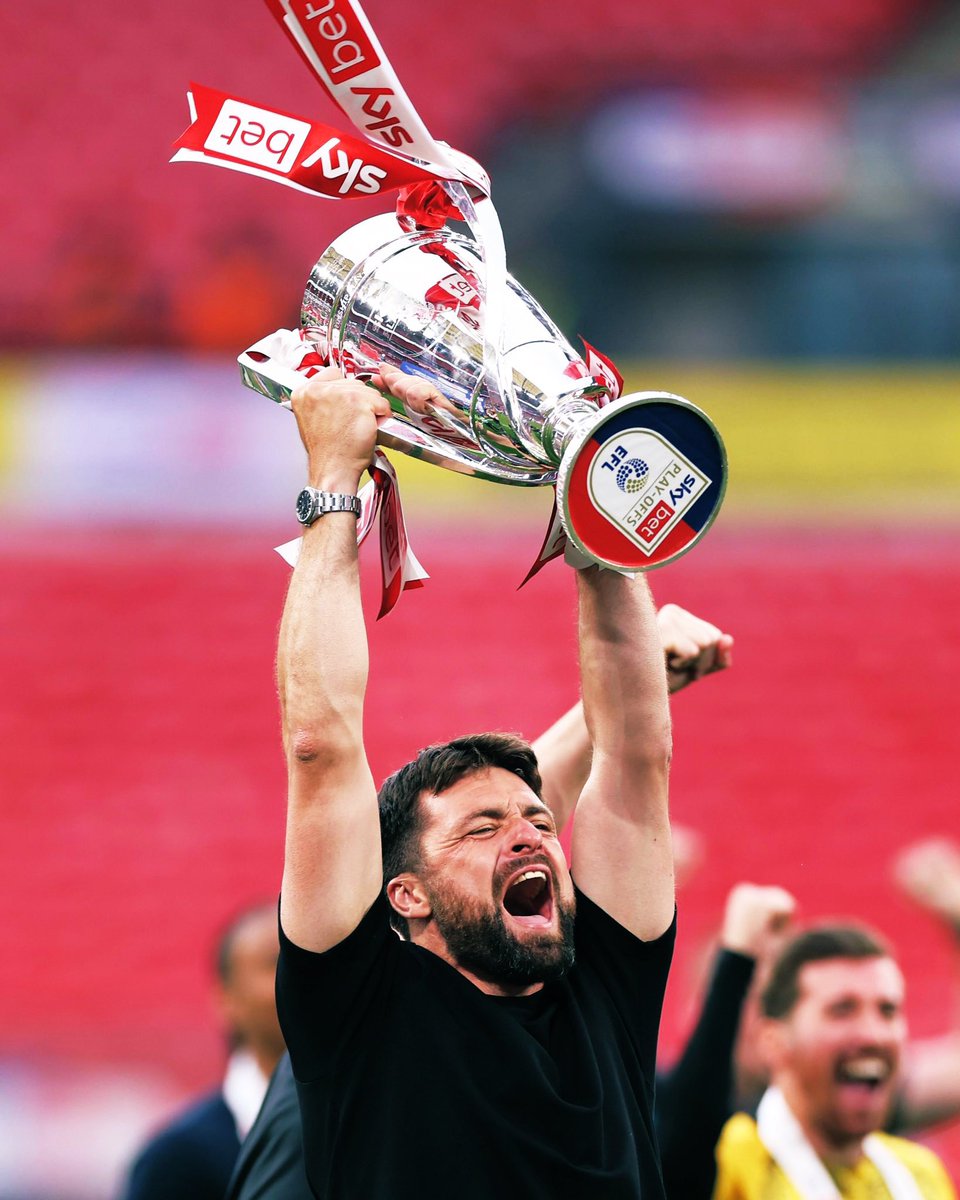 Sam__SFC's tweet image. Thank you for the late winners
Thank you for 25 unbeaten 
Thank you for the best day of my life as a football fan
Thank you for restoring pride to our club.

I’m gutted it’s ended like this, but it’s time to move on #SaintsFC