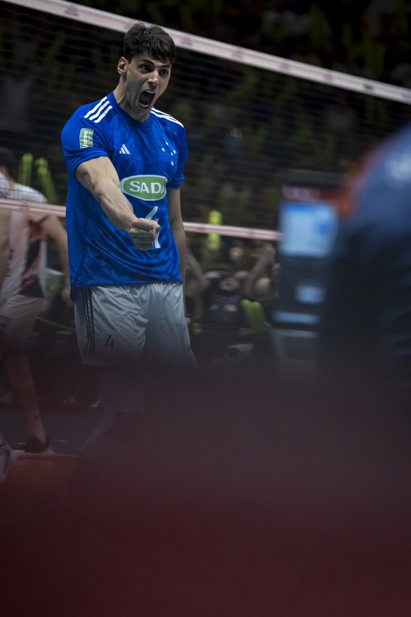 sadacruzeiro's tweet photo. O MAIOR DO MUNDO!! O CAMPEÃO DE TUDO!! É PENTACAMPEÃO MUNDIAL!
Sada Cruzeiro bate o grande Trentino por 3 a 1, conquista o planeta pela quinta vez e se iguala ao time italiano como o maior campeão mundial da história do voleibol!

Última parcial: 25/22.

O SADA CRUZEIRO É IMENSO! https://t.co/nIaGdDraKD