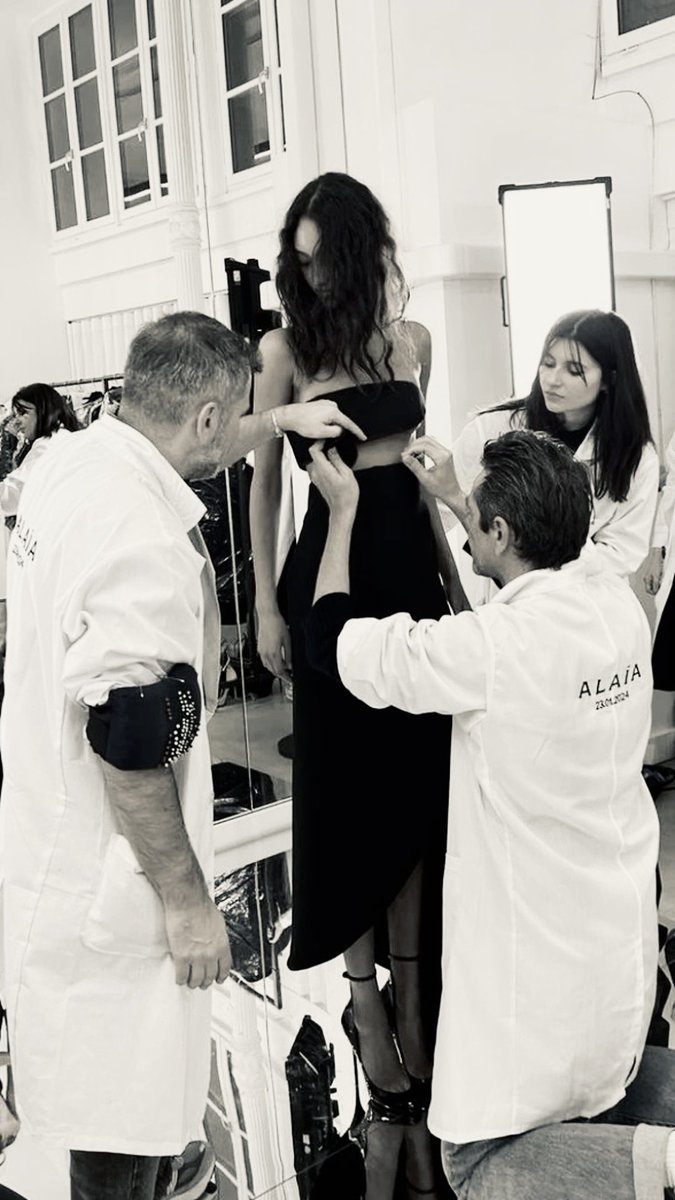 wizardwirelesss's tweet image. “Witches Weekly” has partnered up with "Wizarding Wireless" for an upcoming project! Below is a short form to "audition" for your involvement. 

ALL applicants will be granted a place, however some will be larger than others. The form will be closing in a few days, have fun!