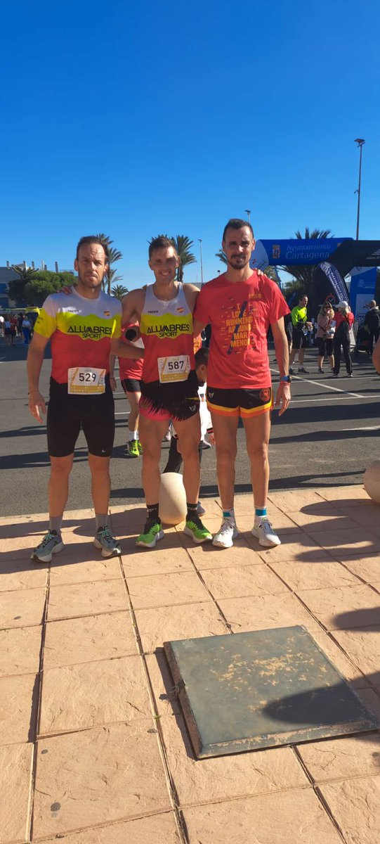 AlumbreSport's tweet photo. Nuestros compañeros estuvieron participando en la mañana de hoy domingo en la VII Mar Menor Running celebrada en la Manga, enhorabuena x la carrera realizada.💪🏼👏🏼 https://t.co/uXJNhZtYpx