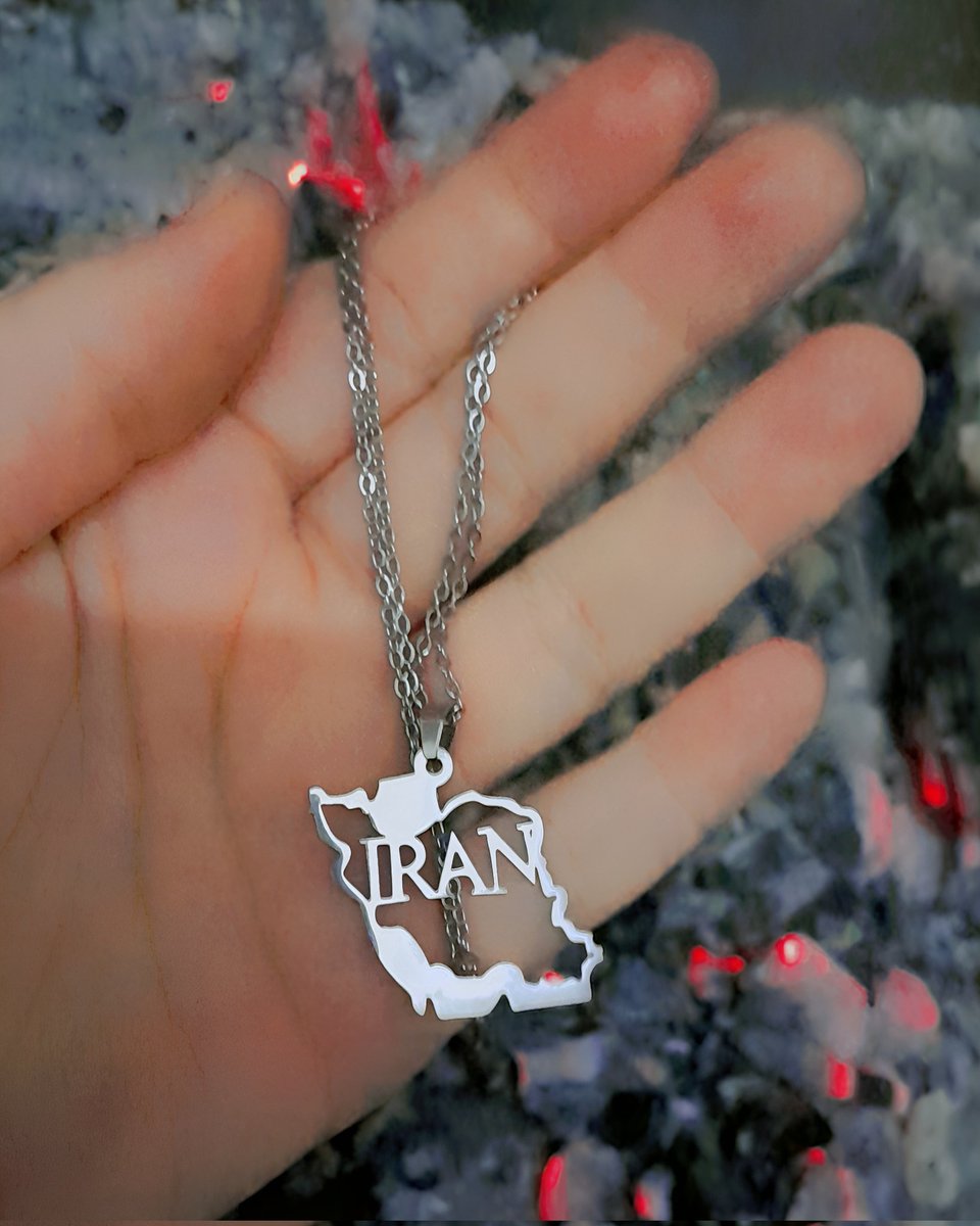 argwan80's tweet image. ای«مادرم» ایران زمین
آغاز تو، پایان تویی!
بر دشت من، باران تویی
در چشم من، تابان تویی
ایران من ایران من
آن مهر جاویدان تویی
ای در رگانم خون وطن
ای پرچمت ما را کفن
دور از تو بادا اهرمن
ایران من ایران من🇮🇷🌱:)!_
