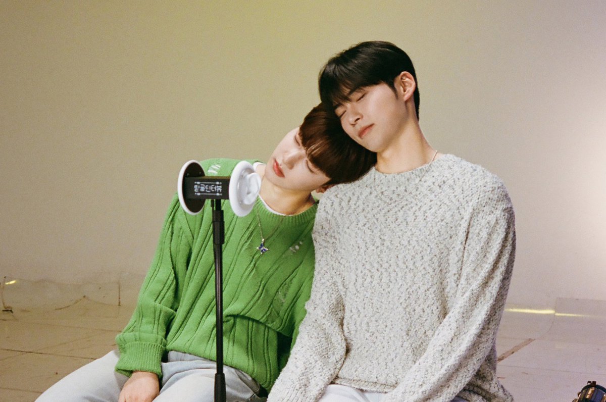 alwaysluvzh's tweet image. 팅글인터뷰 하오빈을 진짜 너무 사랑해요…