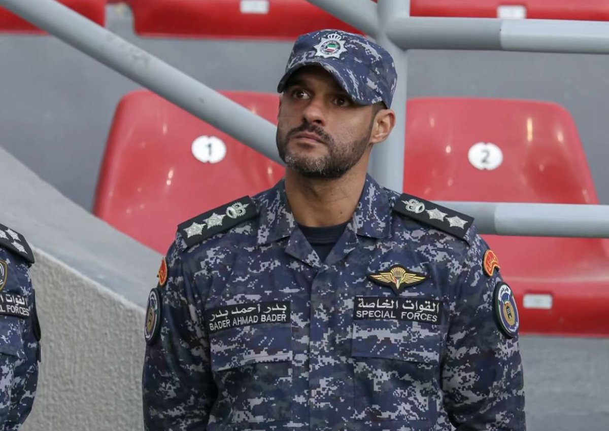 🚨🚨🚨 

الأسطورة بدر المطوع خلال تأدية عمله كضابط أمن في القوات الخاصة اليوم في افتتاح الملعب الجديد 🇰🇼