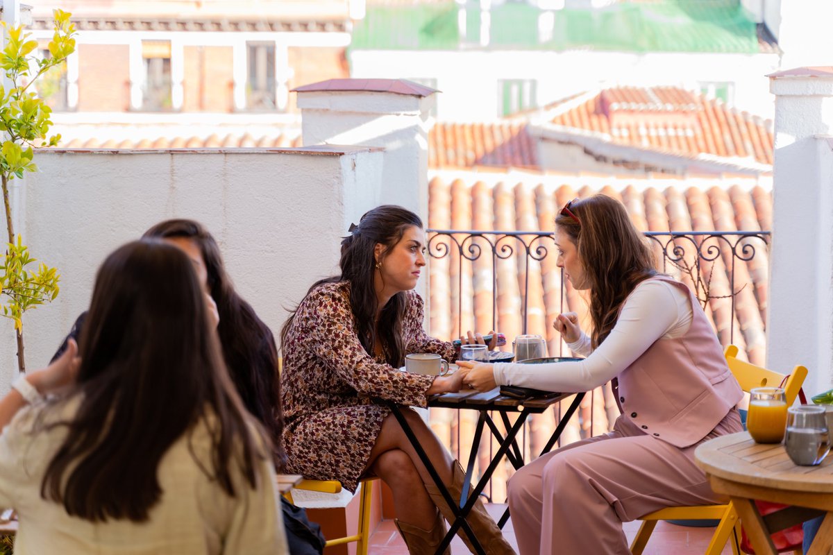 luagarciac's tweet image. Por nuestro Instagram (blueberrifilm) estamos subiendo contenido del rodaje donde podréis ir conociendo a Celia y Judit. Os esperamos ahí 🫐