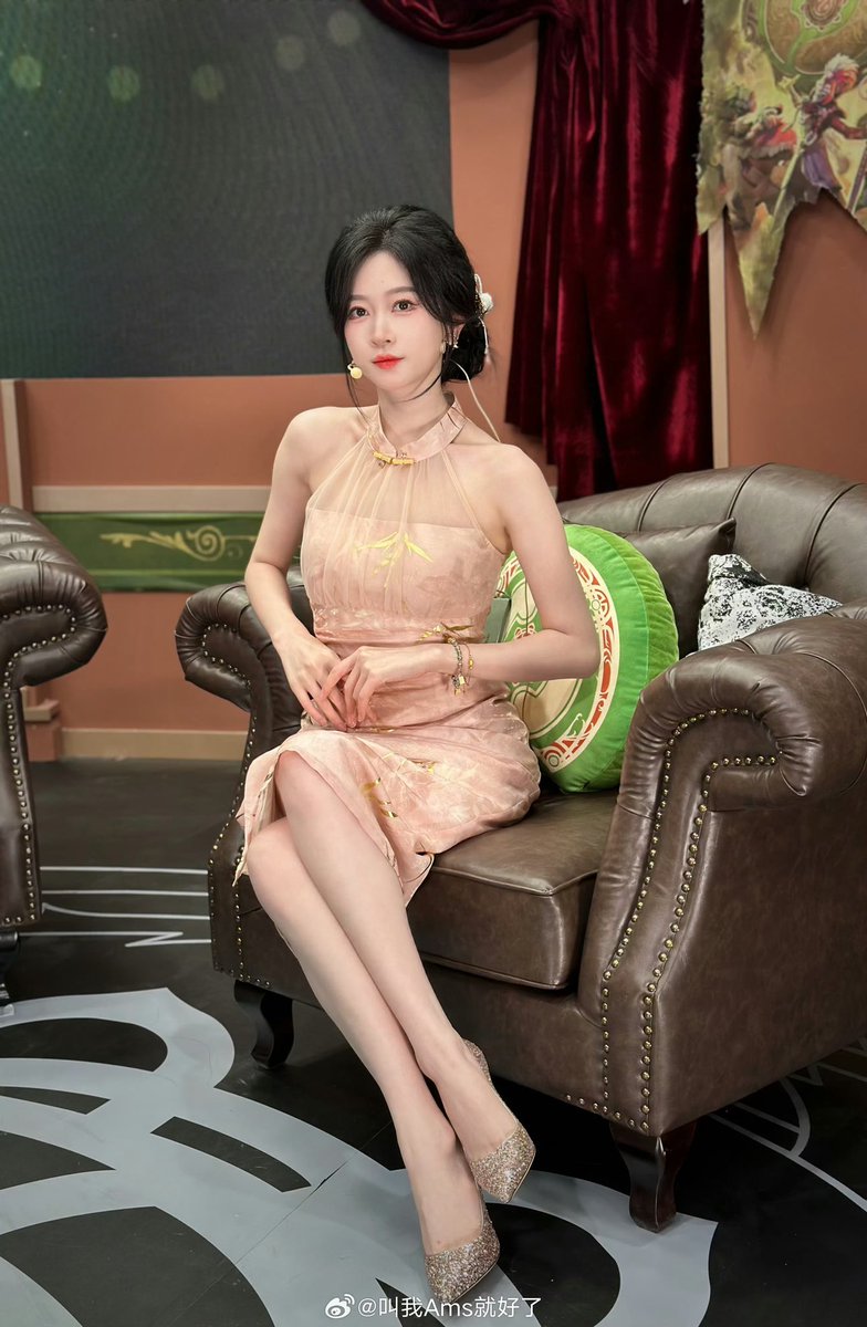 Ams成熟御姐的样子太榨了，一定是那种喜欢打屁股和语言羞辱的那种，真想揪着她的头发爆操她的小嘴，然后再直接插进逼里，射满她的子宫，让她带着一肚子的精液回家，操到求饶

#鸡巴套子 #肉便器  #性奴  #羞辱 #骚穴 #意淫 #淫荡 #精液 #婊子 #母狗 #御姐 #ams #内射 #受孕奴 #中出 #口爆 #怀孕 #绿帽 https://t.co/vdJEFe4yNg
