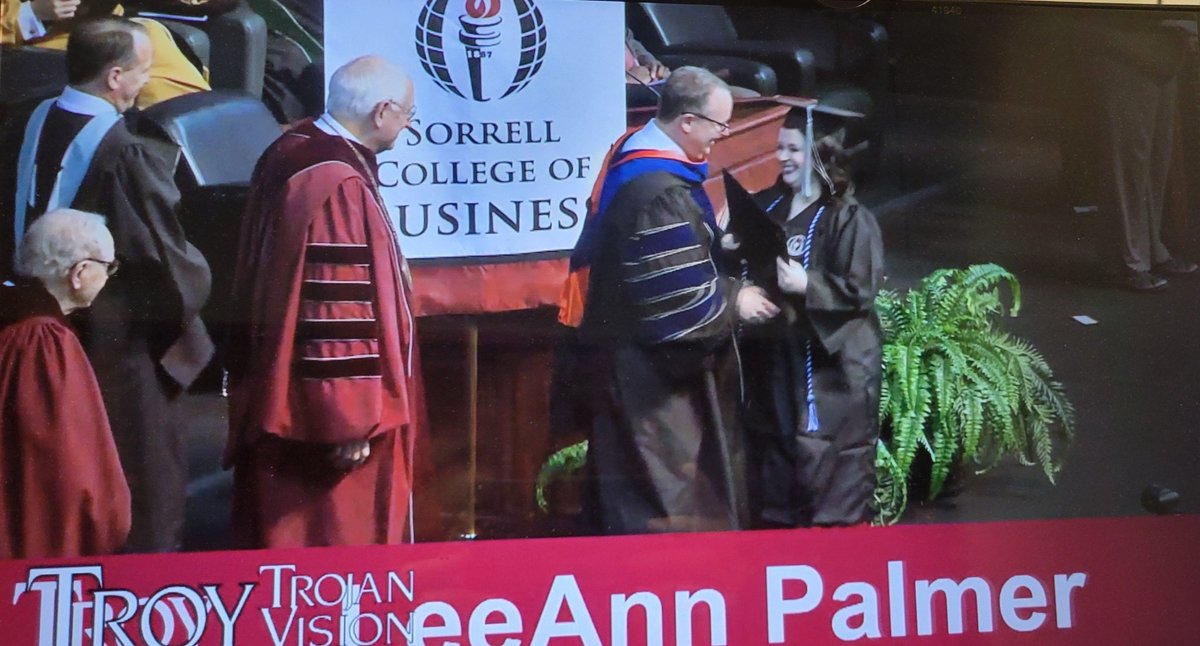 kpalmer71's tweet photo. Extra special graduation yesterday as my daughter received her bachelor’s degree from @TROYUnews! https://t.co/lXEke6S4qa