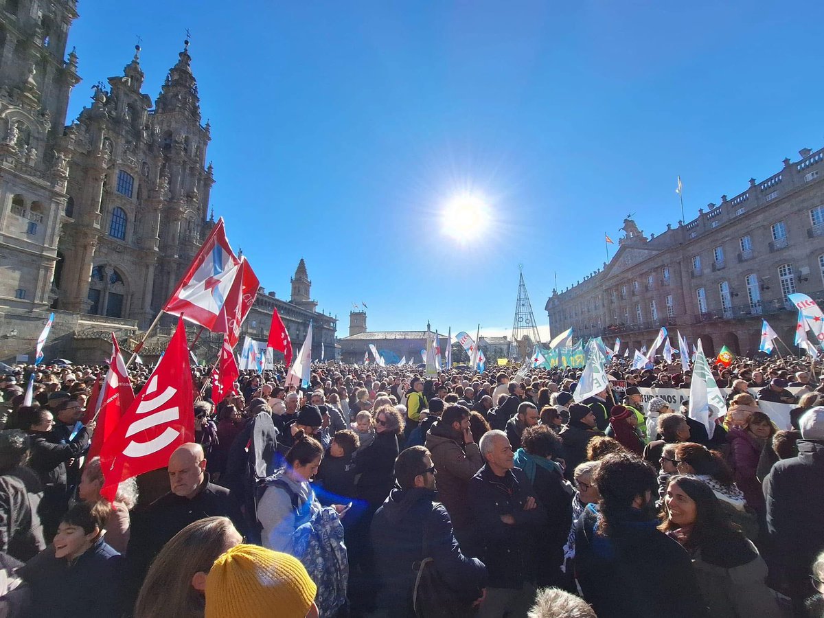 bngboiro's tweet photo. Hoxe vivimos un día para o recordo, un día de Dignidade Nacional. Desde o @bngboiro @obloque queremos agradecer a toda a veciñanza do noso Concello que hoxe, xunto a miles de galegas e galegos, berrou, alto e claro #AltriNon 
#GalizaenLoita https://t.co/iifbQjqG9t