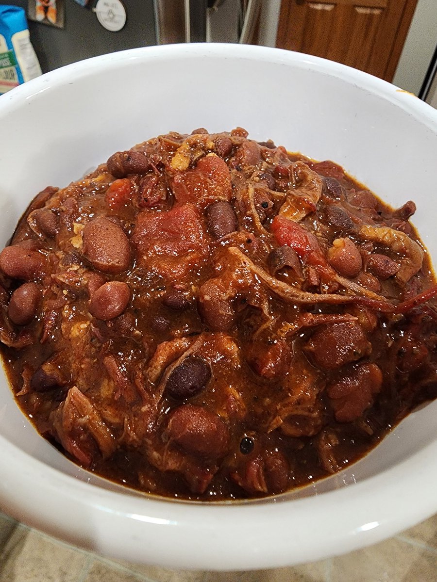 thespicygnome's tweet image. Smoked Chuck roast chili definitely a BIG HIT!! So good!
