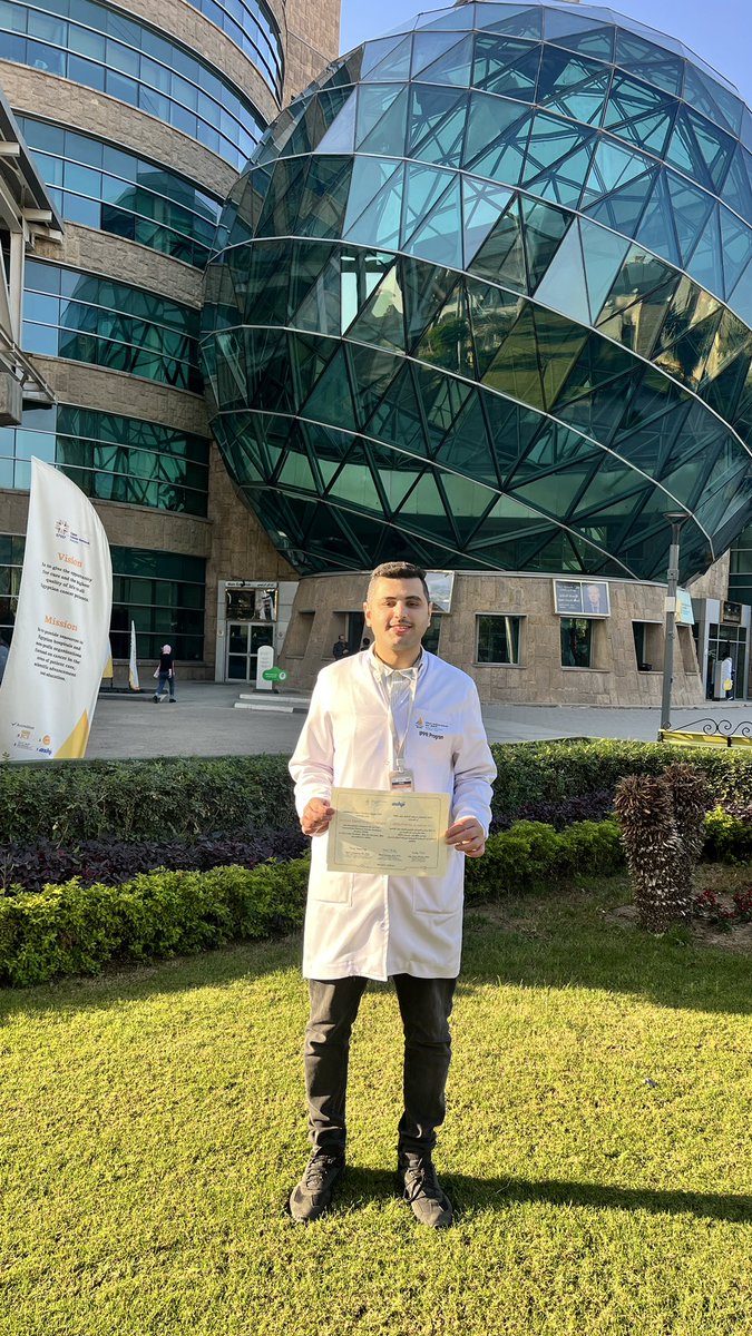 ( وَآخِرُ دَعْوَاهُمْ أَنِ الْحَمْدُ لِلَّهِ رَبِّ الْعَالَمِينَ)
بتيسير من الله آنهيت هذا اليوم برنامج الإقامة Residency المعتمد من قبل
American Society Of Health-system Pharmacists  في مستشفى سرطان الاطفال🎓