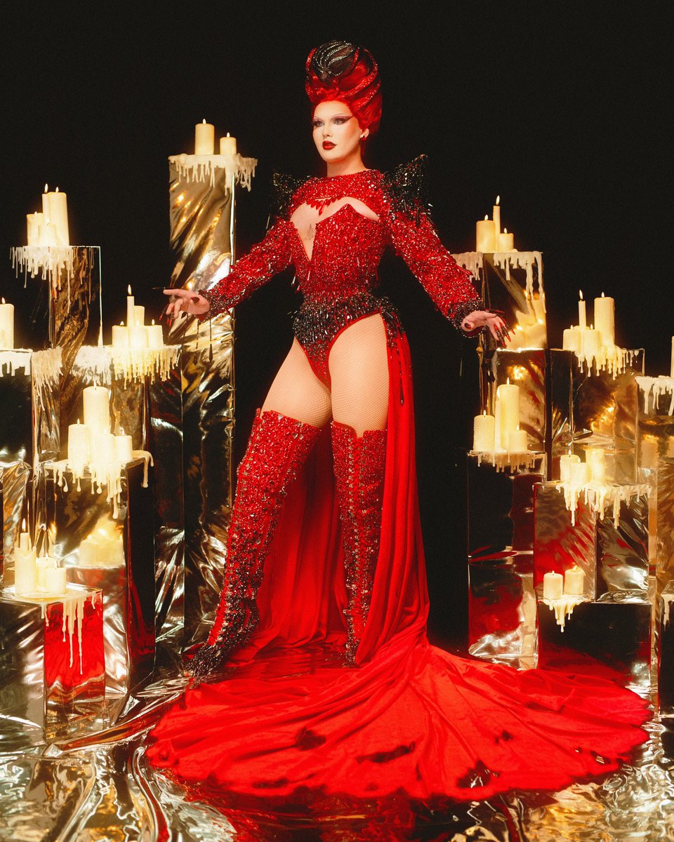 VittuChloe's tweet photo. Ha sido bonito❤️‍🩹 #DragRaceEs https://t.co/Bzcwg27n7u