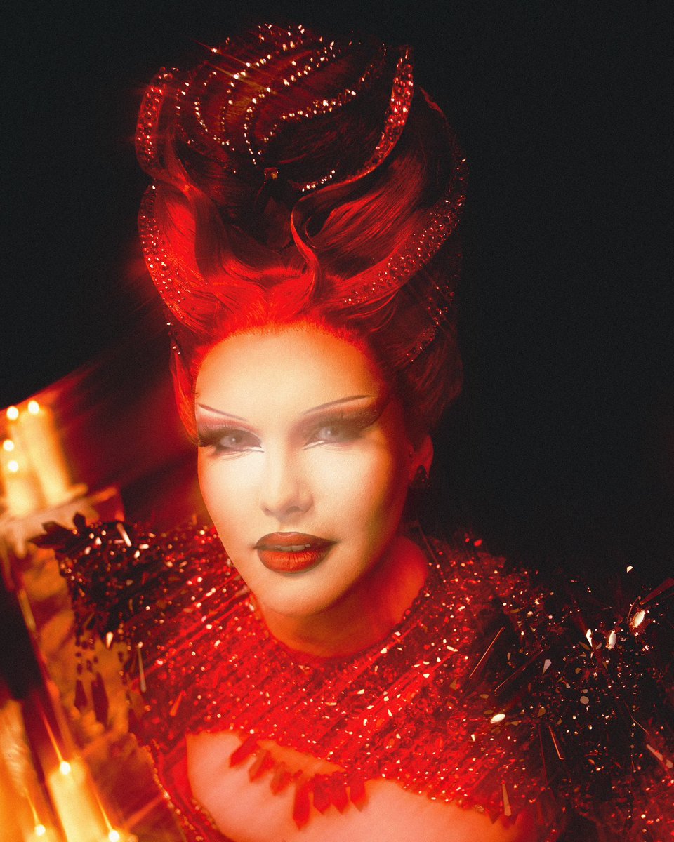 VittuChloe's tweet photo. Ha sido bonito❤️‍🩹 #DragRaceEs https://t.co/Bzcwg27n7u