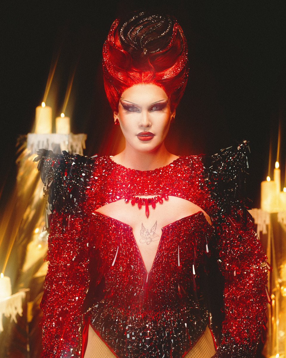 VittuChloe's tweet photo. Ha sido bonito❤️‍🩹 #DragRaceEs https://t.co/Bzcwg27n7u