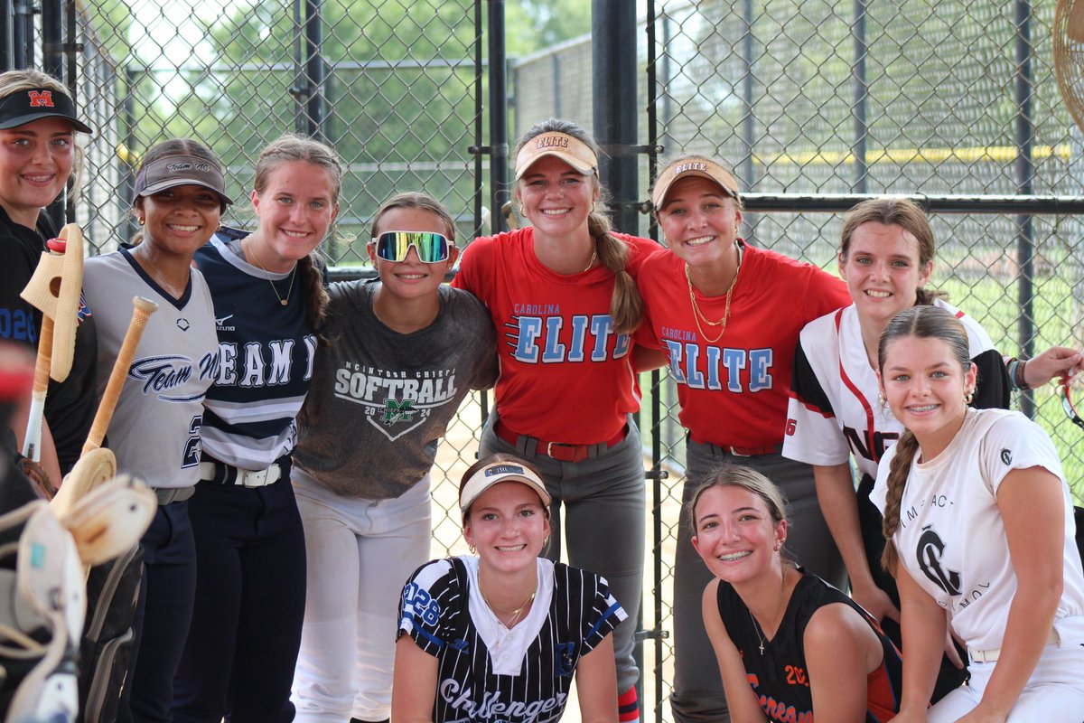 DDSBandEvents's tweet photo. We can’t wait to see 😀’s and all the 🥎 skills in 2025. Looking forward to a summer full of action and maximum exposure! This week we announce CONNECT Carolinas. #softballcamp #diamonddirectionevents https://t.co/yRkMnCq6vS