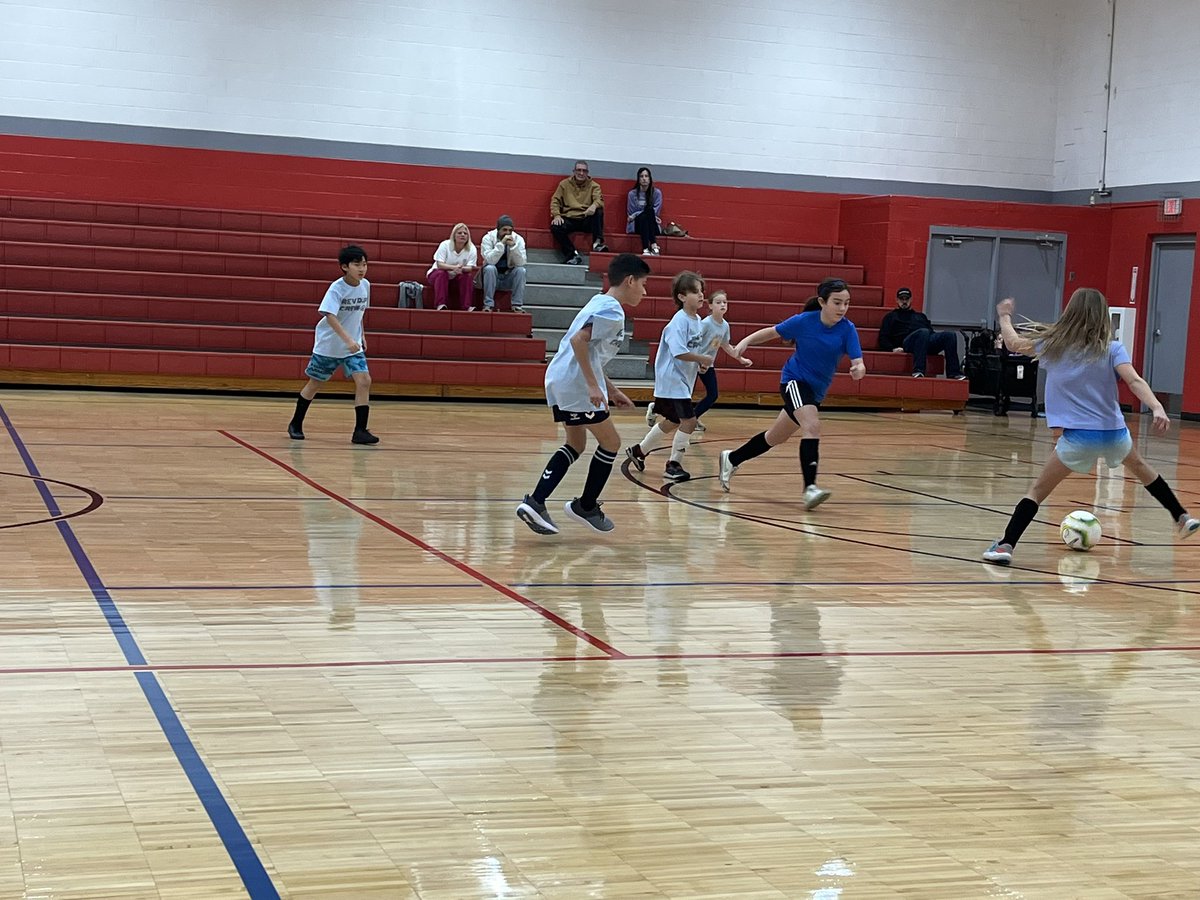 TPR1121's tweet photo. Futsal season is officially underway! Such a fun sport and a great way to prepare for spring! https://t.co/cizVkhs0Gv