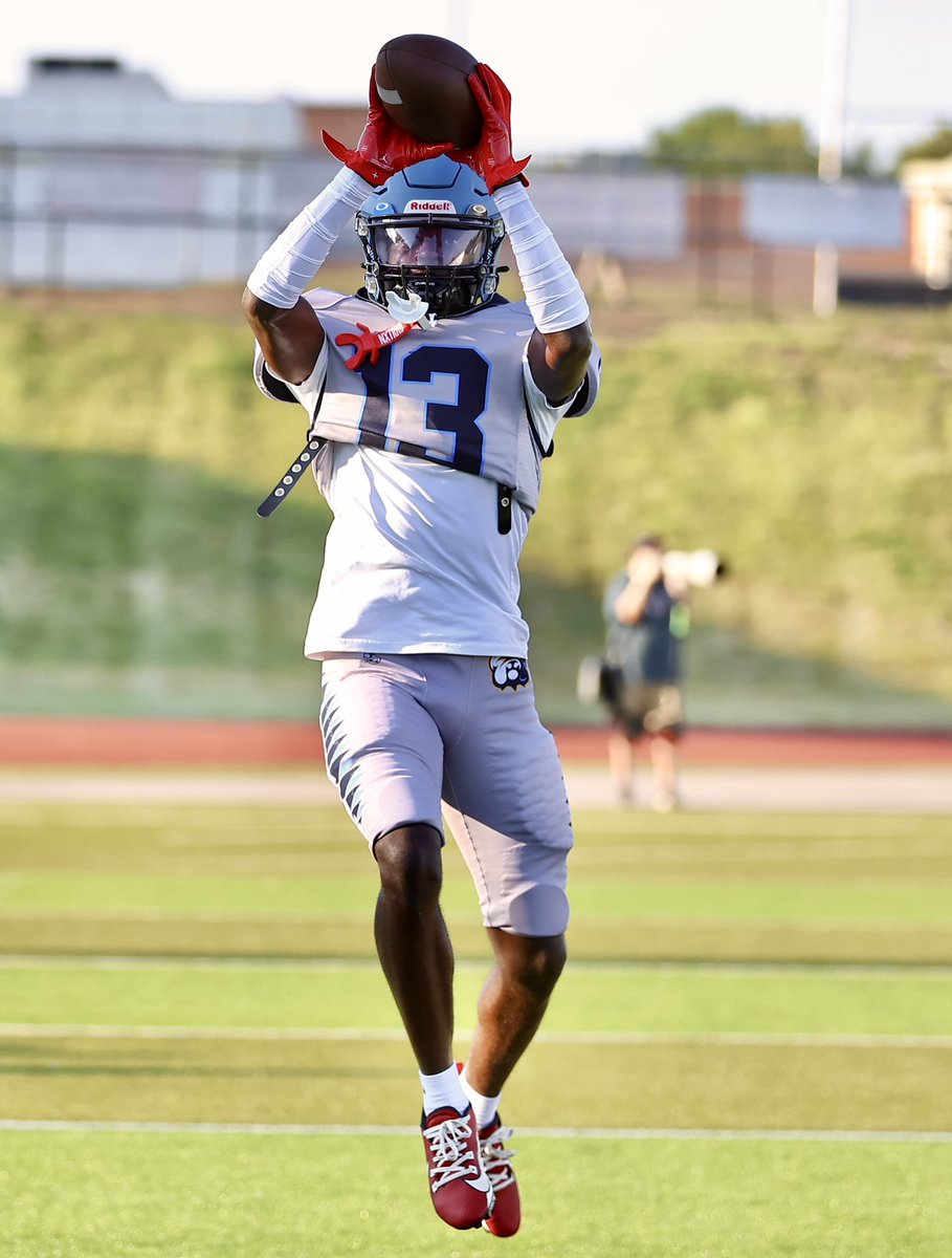 Maddox “Grizz” Griswold (@13__grizz) on Twitter photo Senior Season Stats
756 Yards
44 Rec
8 touchdowns
18 ypc
Second Team All conference
<a href="/PrepRedzoneMO/">Prep Redzone Missouri</a> <a href="/Minister_supa/">Dwayne Darden</a> <a href="/JPRockMO/">JP Rock</a> <a href="/WOWKCfootball/">WOWKC</a> Senior Season Stats
756 Yards
44 Rec
8 touchdowns
18 ypc
Second Team All conference
<a href="/PrepRedzoneMO/">Prep Redzone Missouri</a> <a href="/Minister_supa/">Dwayne Darden</a> <a href="/JPRockMO/">JP Rock</a> <a href="/WOWKCfootball/">WOWKC</a>