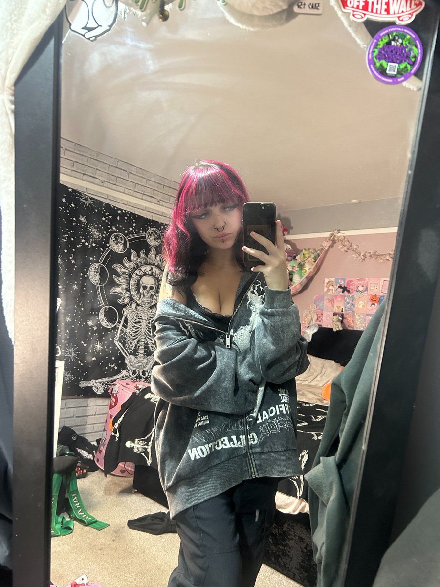 Kinda bored, wanna make this day interesting? 🤪