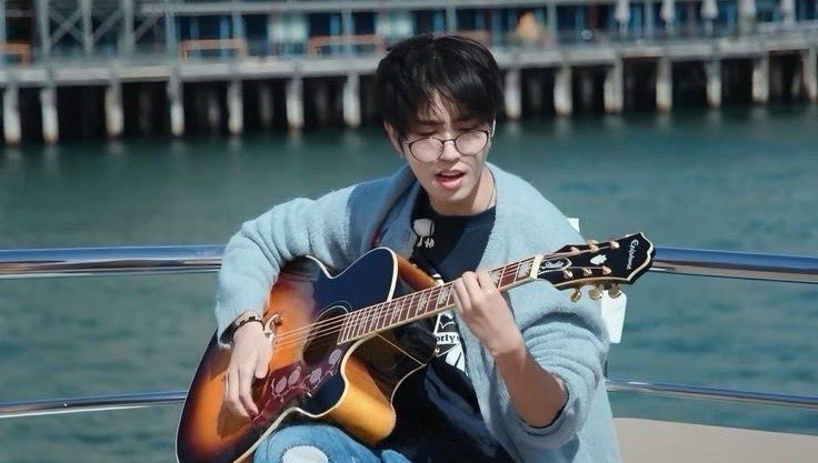 ImLalyBarbosa's tweet photo. AU MINSUNG | My story about you (us)

Onde o Jisung escreve Fanfics *anônimas* sobre seu idol favorito!

OU

Onde o Minho gosta de acompanhar os conteúdos dos fãs, e descobre uma fanfic para maiores de idade sobre ele! https://t.co/oiaP0TLKuq