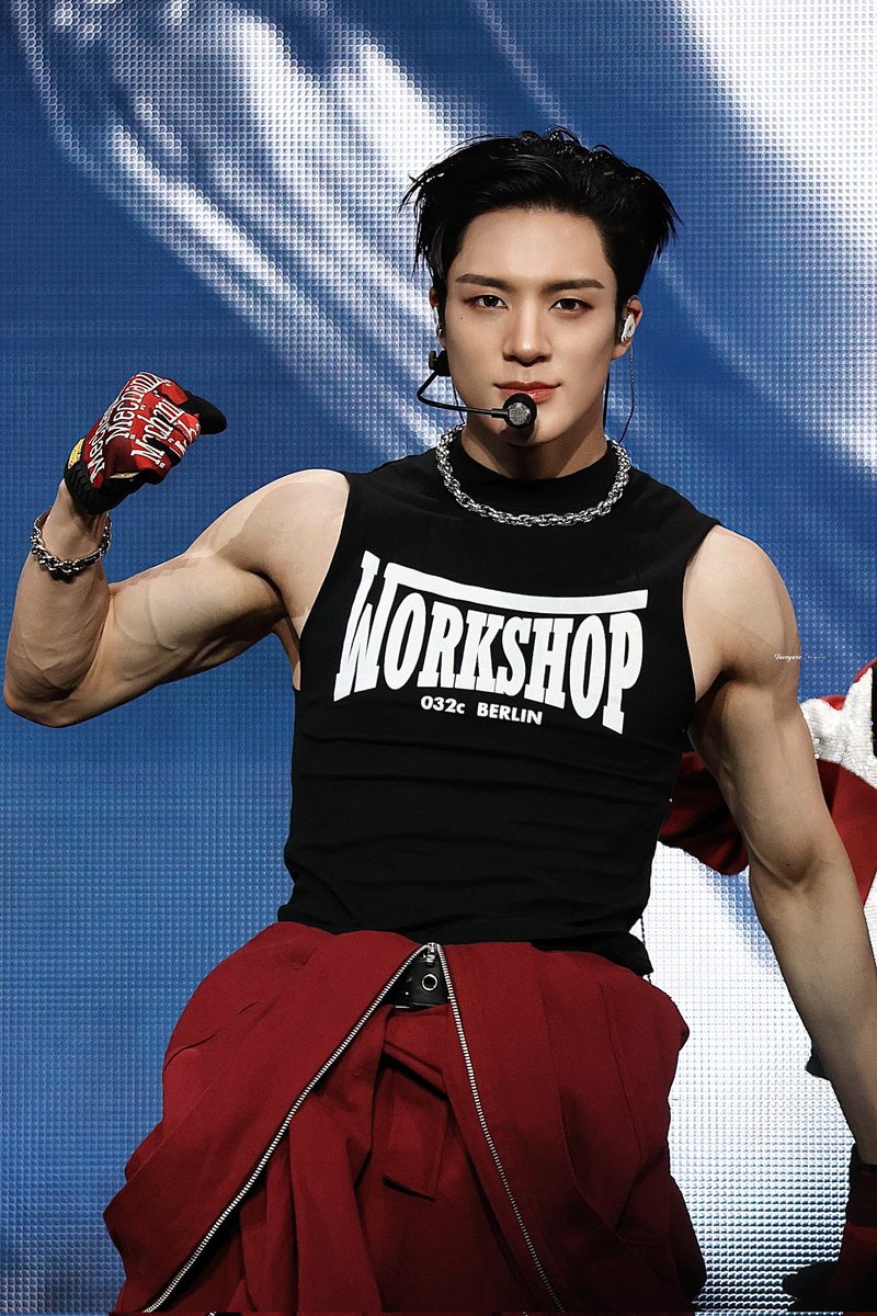 We're back, Jeno's armpit back

#JENO #NCTDREAM #KPOPARMPIT