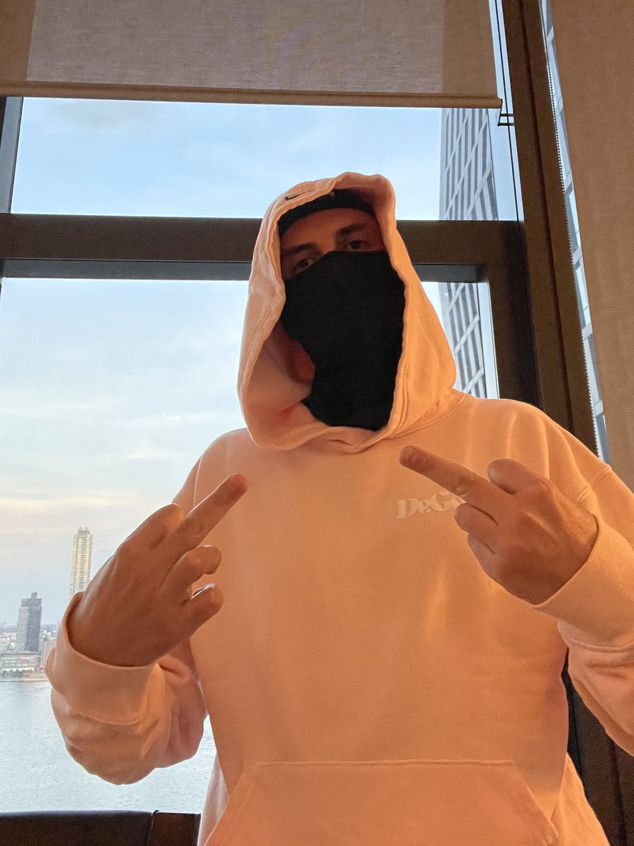 Mo 👁 (33.3%) tweet media