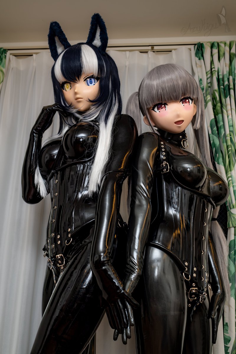 2 shades of black, but equally shiny with <a href="/WallyKigu/">Wally</a>~

📸- <a href="/arymiah/">Ary</a> 🧡