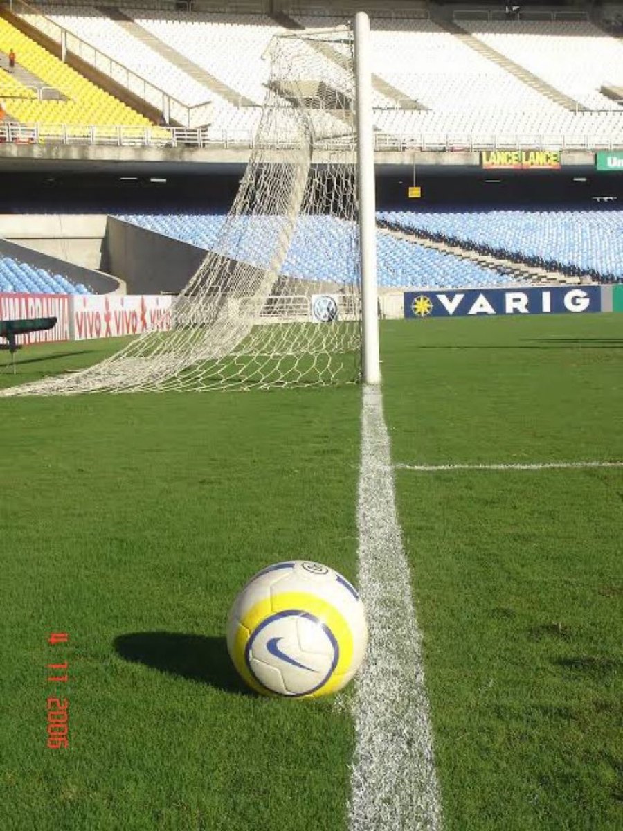 futnostalgico's tweet photo. A bola do Brasileirão 2005-06.

Nostálgico! https://t.co/JDuhUEn5ll