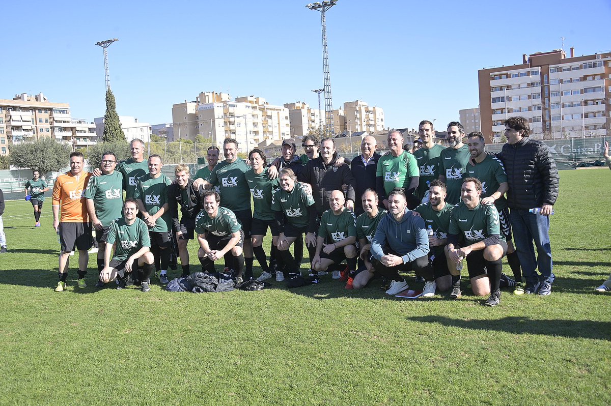 InformadoresElx's tweet image. ⚽️El campo Diego Quiles ha acogido los tradicionales partidos benéficos de fútbol organizados cada año por la Asociación de Informadores de Elche (AIE)

❤️Gracias a todos los que habéis hecho posible esta jornada. Juntos por la solidaridad