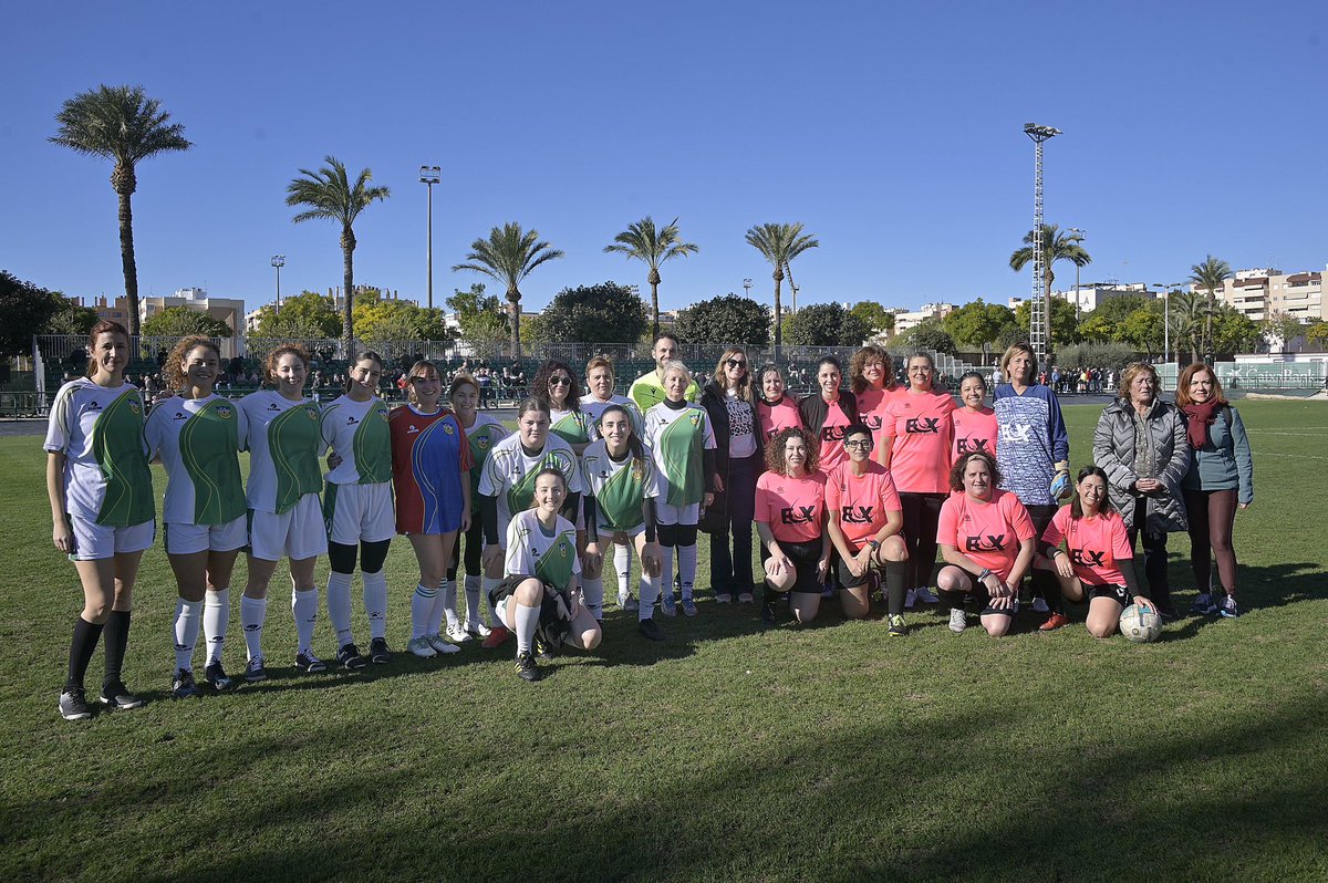 InformadoresElx's tweet image. ⚽️El campo Diego Quiles ha acogido los tradicionales partidos benéficos de fútbol organizados cada año por la Asociación de Informadores de Elche (AIE)

❤️Gracias a todos los que habéis hecho posible esta jornada. Juntos por la solidaridad