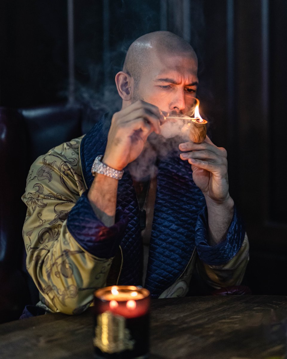 does andrew tate smoke cigarettes Since I became famous every man on the planet started smoking cigars.  Unaware that I smoke a pipe 80% of the time because I'm rich and grumpy.  Scrooge McTate