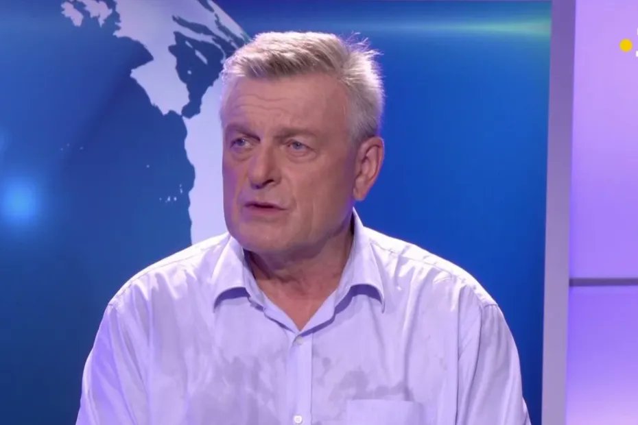 Cyclone Chido : "il y a certainement des centaines de morts, peut-être près d'un millier", estime le préfet de Mayotte
la1ere.francetvinfo.fr/mayotte/cyclon…