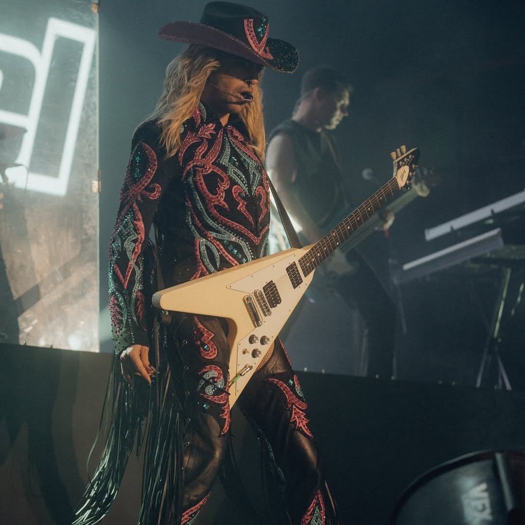 BillKaulitz_DE's tweet photo. #BillKaulitz #Instagram: POV you just played your last show for this year in a sold out house in Argentina 😝🥰🫶🏻 https://t.co/8Qwexew5Us https://t.co/V62YWxJemM