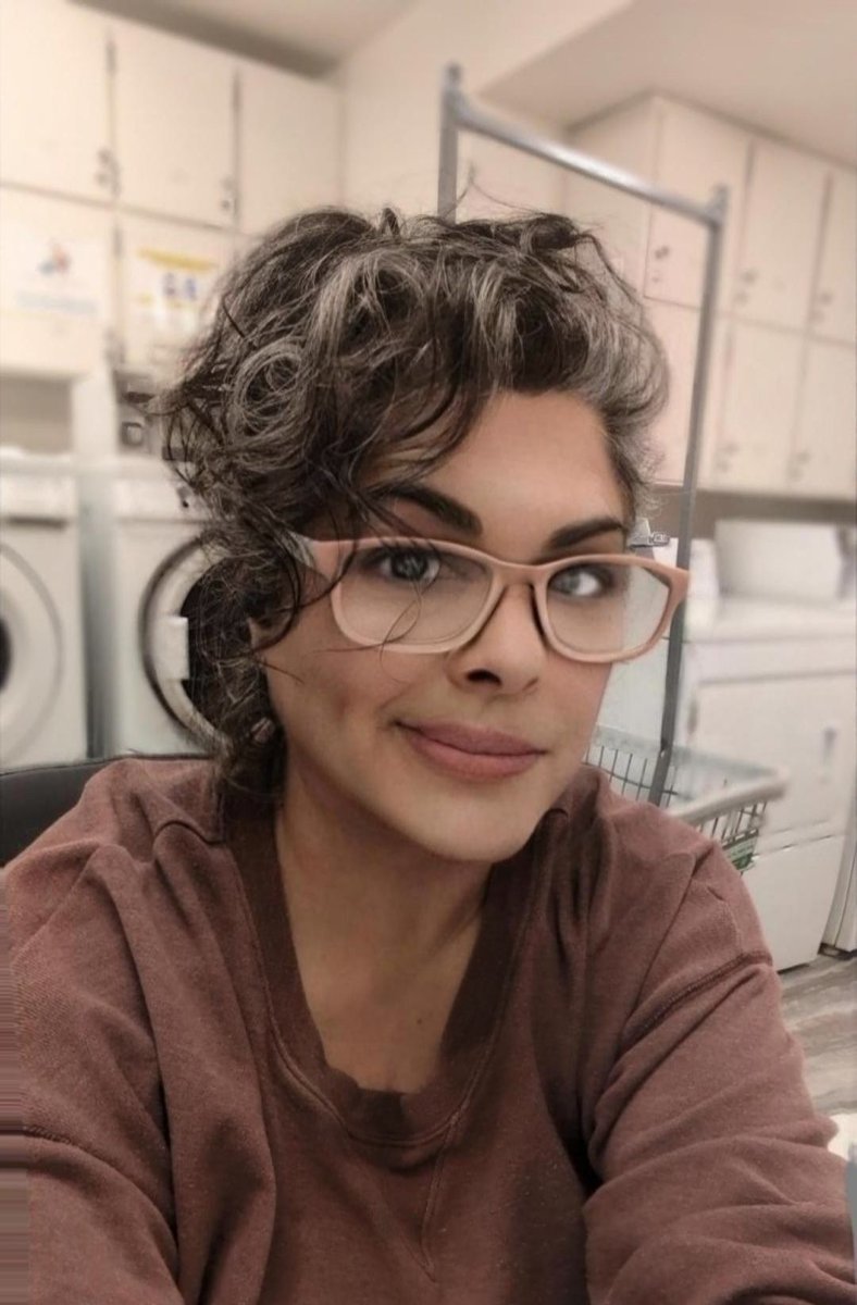 tea_telly's tweet photo. Yup!!!! The glam life I lead. 😁
Mama Telly is very ill. Mama needs me so I'm taking care of her.
Doing laundry, dishes, tossing the rubbish etc. But I wish I could make her feel better. It breaks my heart to hear seeing her so miserable 😣
#gooddaughter
#sundayvibes https://t.co/eiWllwrN8Y