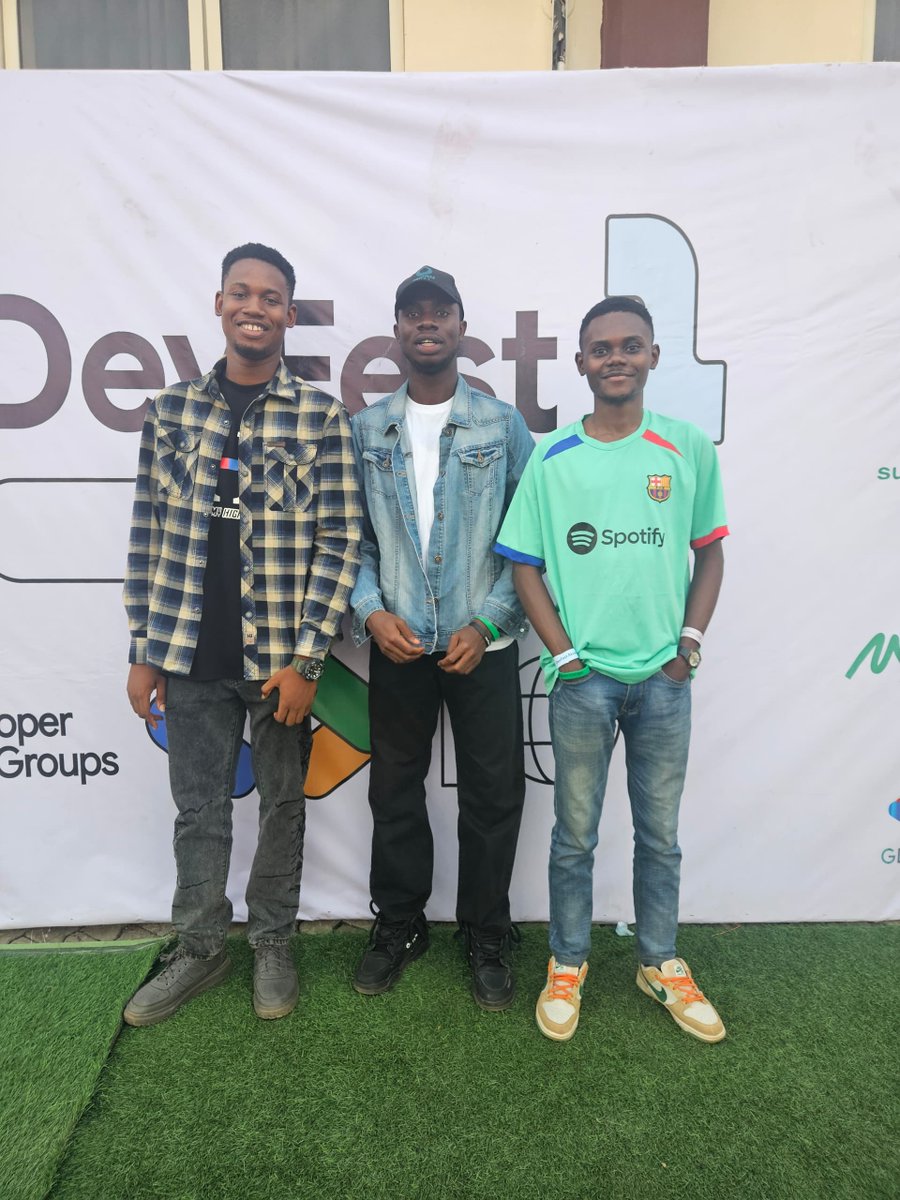 Is_Livingstone's tweet image. I was At DevFest to ensure a lot of Techies join the Circle with @DotCircleLabs 
#googledevfest
#devfest2025