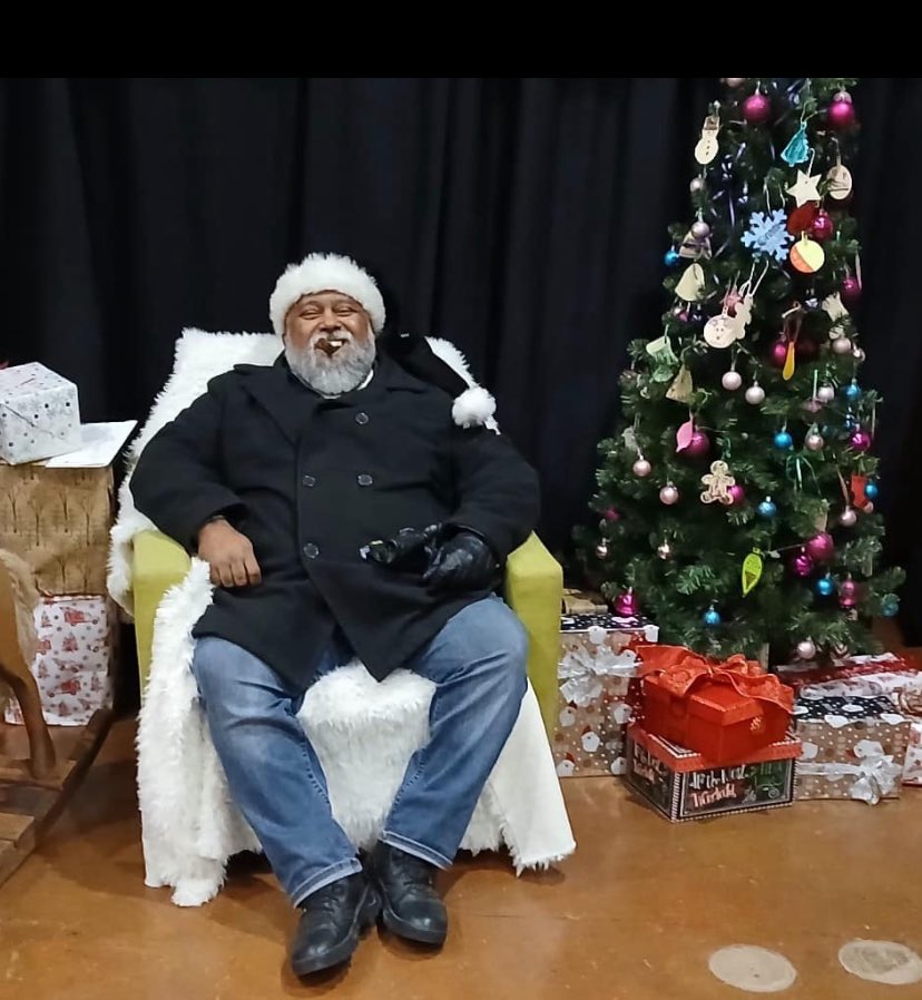 stix_mo's tweet photo. They wouldn’t let me light my Nub cigar in Santa’s Workshop but they did let me get a pic in the big man’s chair. @NUBCIGAR @CigarPromo @Sticks_n_stonez @cigarprop @ChrisCoolCigars @MidMoCigarCo https://t.co/2PDlB6ZbDx