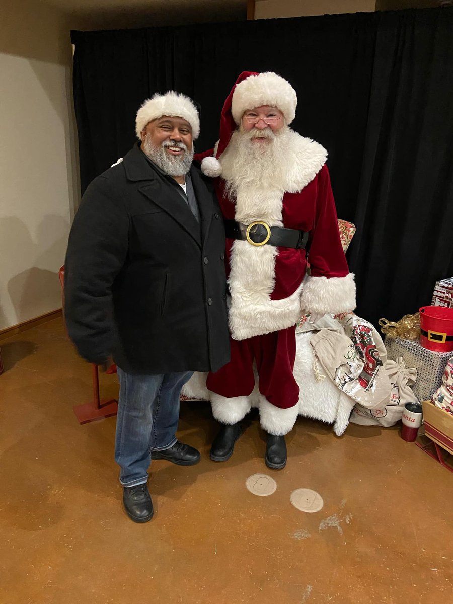 They wouldn’t let me light my Nub cigar in Santa’s Workshop but they did let me get a pic in the big man’s chair. <a href="/NUBCIGAR/">Nub Cigar</a> <a href="/CigarPromo/">Daily Cigar</a> @Sticks_n_stonez <a href="/cigarprop/">Cigar Prop</a> <a href="/ChrisCoolCigars/">Chris Cool Cigars</a> <a href="/MidMoCigarCo/">Mid Mo Cigar Co.</a>