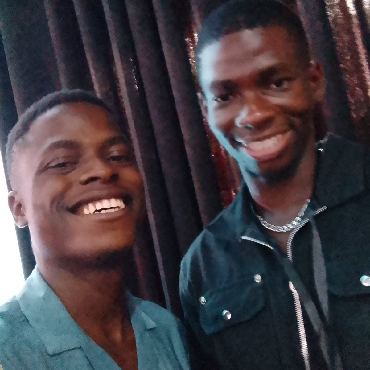 blessIngIdowuj's tweet photo. #DevfestAkure2024 was a blast💯🔥
I co-won a game round😌✌️(don't as me which one😂
Also got to meet @czarify , @Fidel_builds , @mazithesage , @Fidel_builds and @bytegen_dev https://t.co/zn4WX7Qd8h