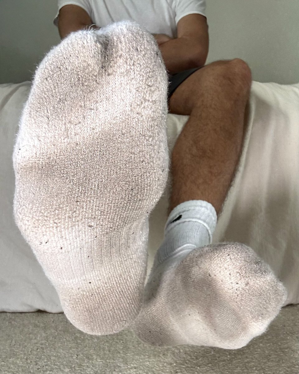 JackHasHotFeet's tweet photo. Get these socks white again with your tongue

https://t.co/VN5aoGGJ6X https://t.co/V3YbqcIV9J