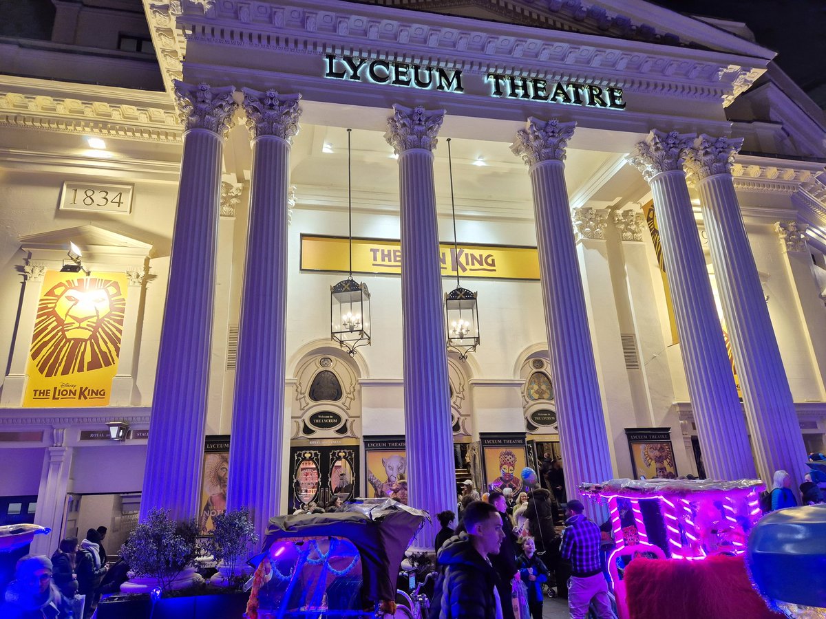 Absolutely incredible 🦁 🤴