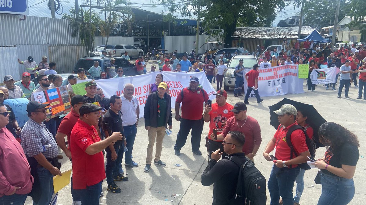 StibysNG's tweet photo. El pueblo unido jamás, será Vencido. https://t.co/M5VBXGHmqS