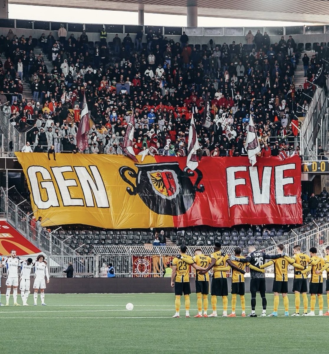GrenAvery's tweet photo. 𝗔𝗨 𝗕𝗢𝗨𝗧 𝗗𝗨 𝗟𝗔𝗖 𝗦𝗘 𝗧𝗥𝗢𝗨𝗩𝗘 𝗟𝗔 𝗩𝗜𝗟𝗟𝗘 𝗤𝗨’𝗢𝗡 𝗔𝗣𝗘𝗟𝗟𝗘 𝗚’𝗡𝗘𝗩𝗘!

Seulement le @ServetteFC 🇱🇻♥️🔥

👊🏽 https://t.co/mF7yElhpxD