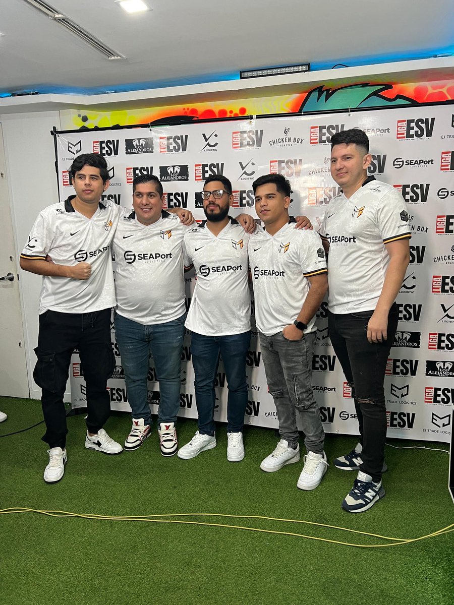AliveASP's tweet photo. Campeones de ESV edición 1 https://t.co/HXb50fbDWA